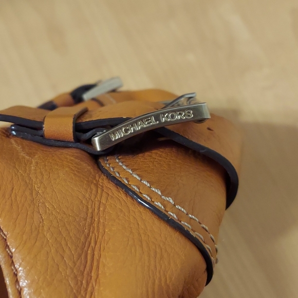 MICHAEL Michael Kors Small Cognac Brown Hobo with Buckle Details - Picture 4 of 16